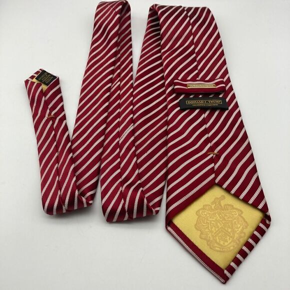 Donald J.Trump Signature Collection Silk Red/White Striped Luxury NeckTie - Picture 1 of 6